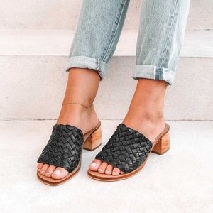 Santorini Woven Mule - Black